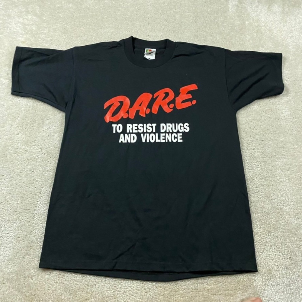 VTG DARE Shirt Mens L Resist Drugs and Violence Fruit of the Loom Best 90s